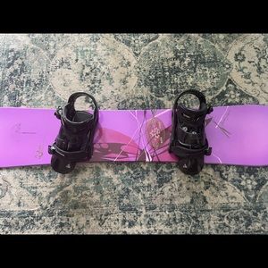 Womens burton snowboard w bindings